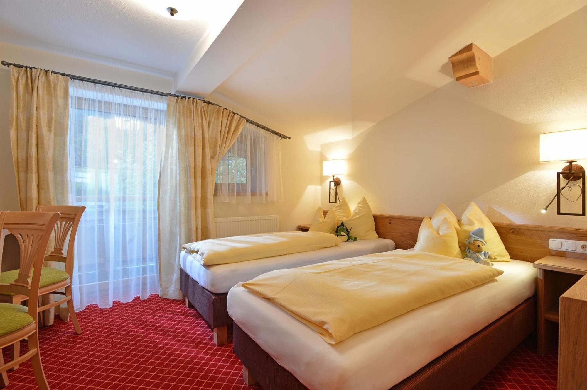 Hotel Garni Bavaria Ellmau Exterior photo